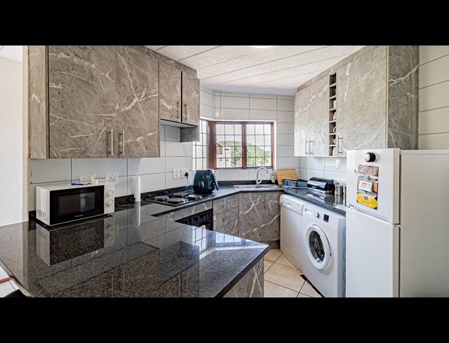 2 BEDROOM APARTMENT FOR SALE IN GLENVISTA